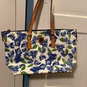 Dooney and Bourke Bag